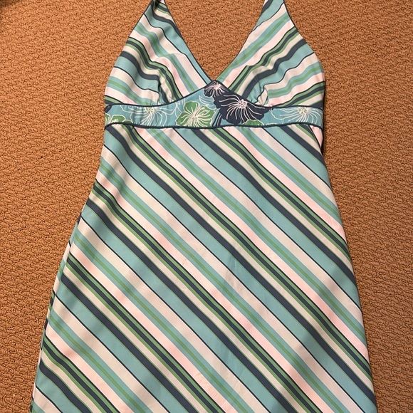 Reversible beach dress with halter tie and zipper. - Picture 3 of 5